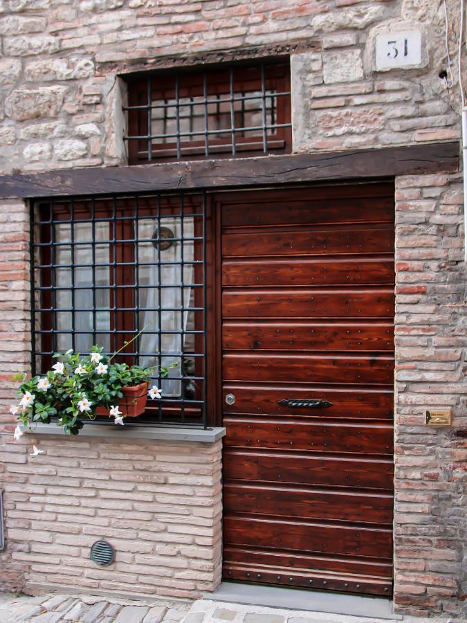 Appartement Casa Armanni - La Tua Casa Di Pietra à Gubbio Extérieur photo