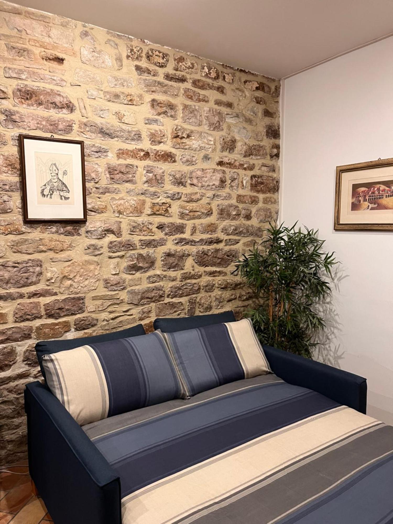 Appartement Casa Armanni - La Tua Casa Di Pietra à Gubbio Extérieur photo